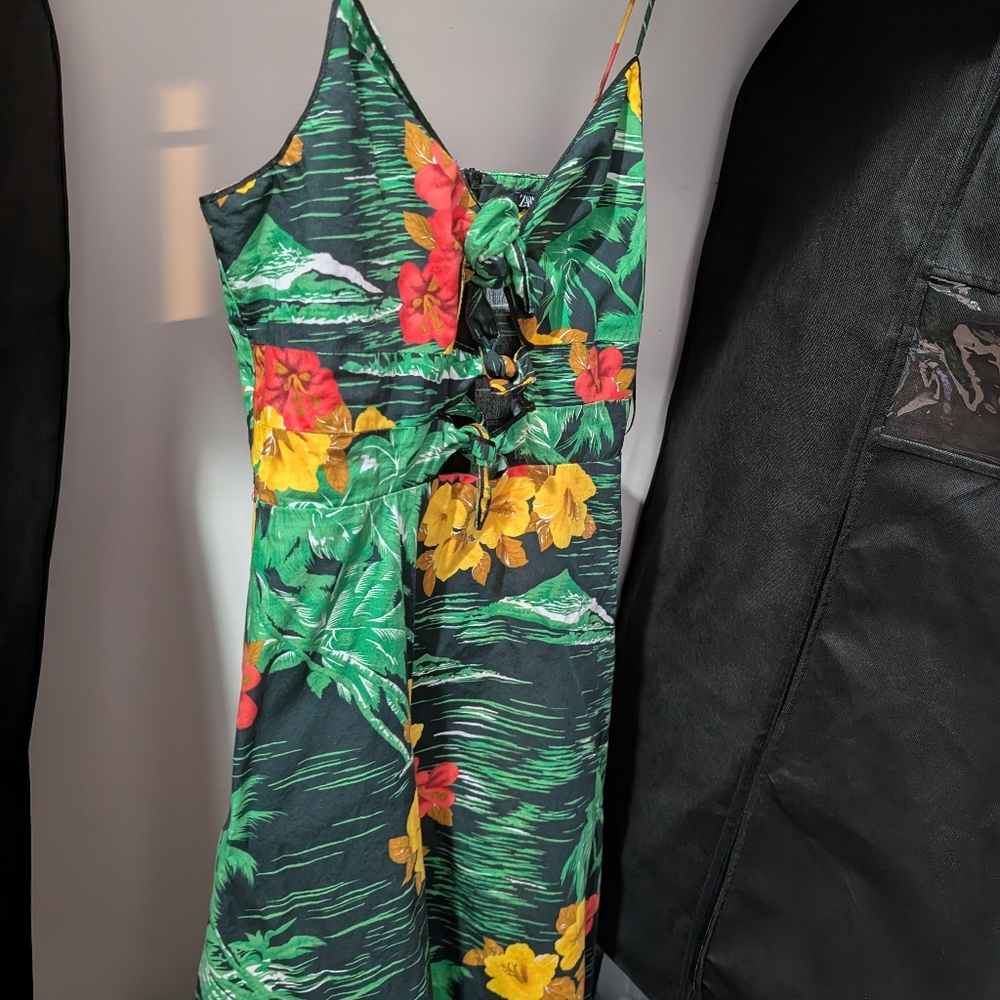 Zara- Size medium Floral Tropical Print Dress